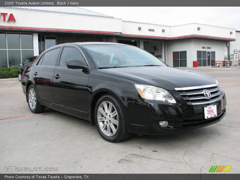 Black / Ivory 2005 Toyota Avalon Limited