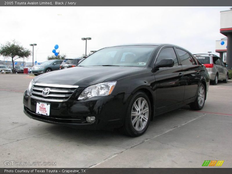 Black / Ivory 2005 Toyota Avalon Limited