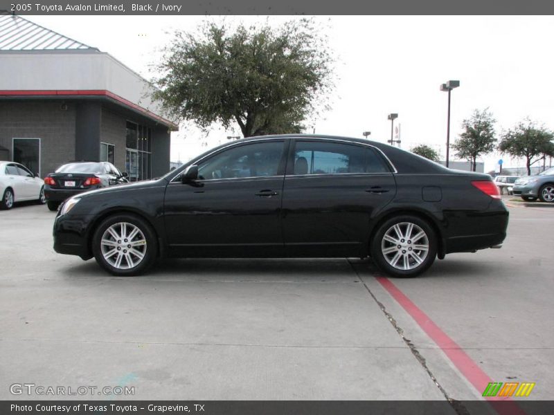 Black / Ivory 2005 Toyota Avalon Limited