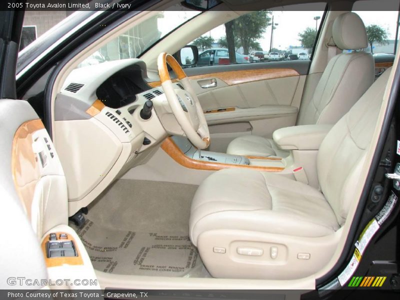 Black / Ivory 2005 Toyota Avalon Limited