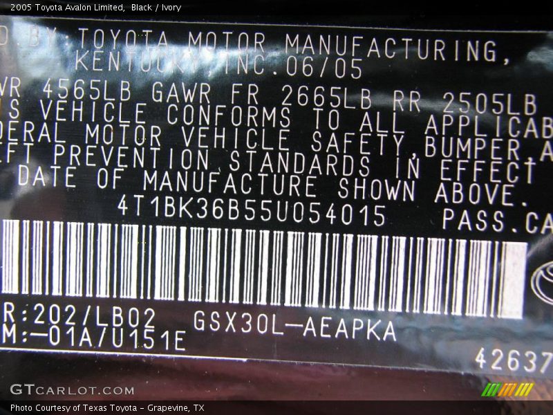 Black / Ivory 2005 Toyota Avalon Limited