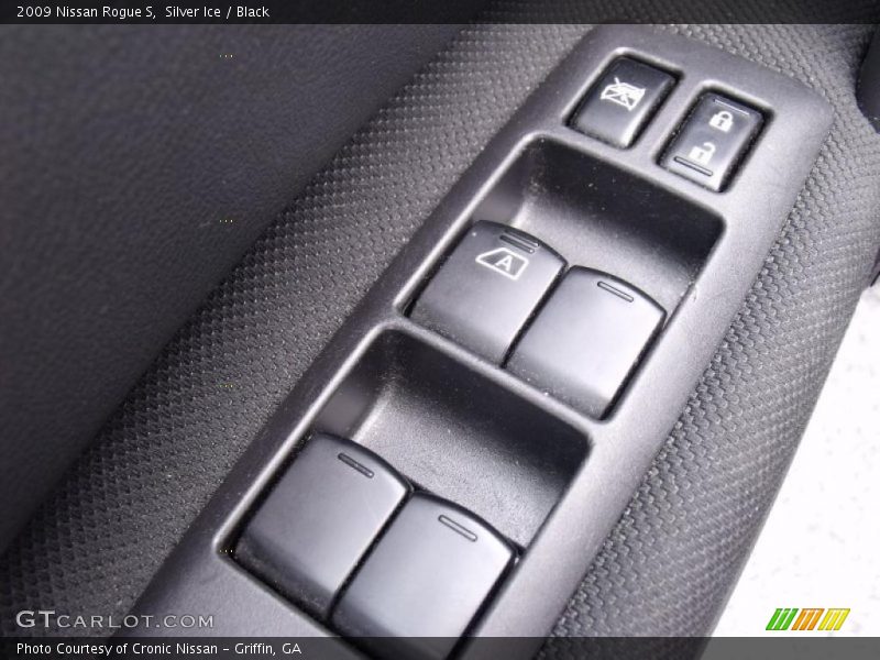 Silver Ice / Black 2009 Nissan Rogue S