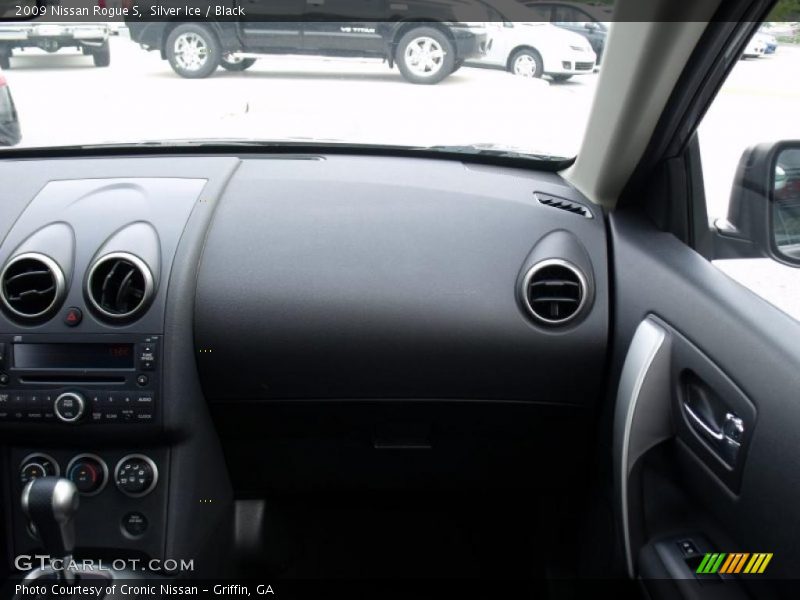 Silver Ice / Black 2009 Nissan Rogue S