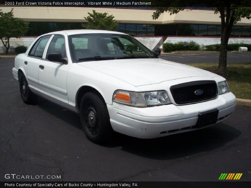 Vibrant White / Medium Parchment 2003 Ford Crown Victoria Police Interceptor