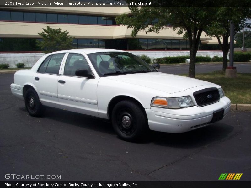 Vibrant White / Medium Parchment 2003 Ford Crown Victoria Police Interceptor