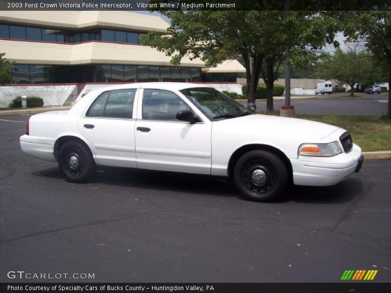 Vibrant White / Medium Parchment 2003 Ford Crown Victoria Police Interceptor