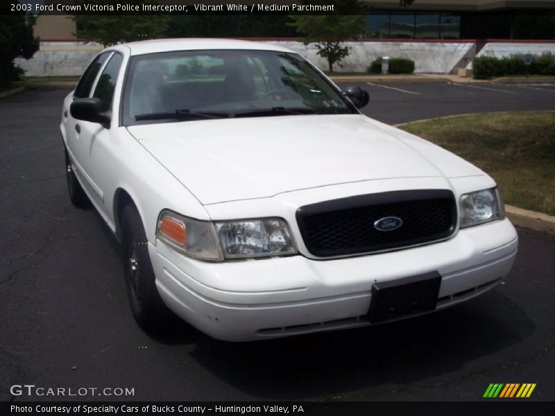 Vibrant White / Medium Parchment 2003 Ford Crown Victoria Police Interceptor