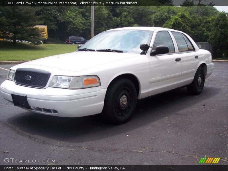 Vibrant White / Medium Parchment 2003 Ford Crown Victoria Police Interceptor