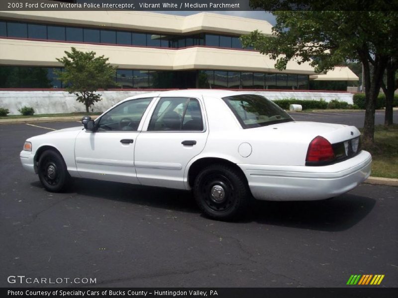 Vibrant White / Medium Parchment 2003 Ford Crown Victoria Police Interceptor