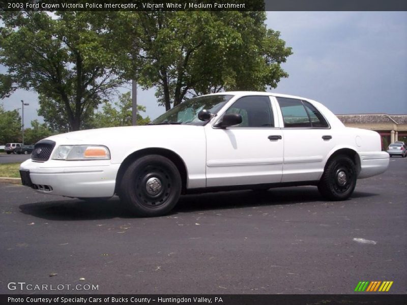 Vibrant White / Medium Parchment 2003 Ford Crown Victoria Police Interceptor