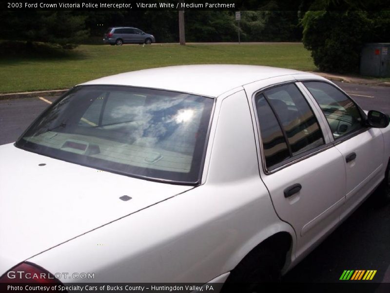 Vibrant White / Medium Parchment 2003 Ford Crown Victoria Police Interceptor