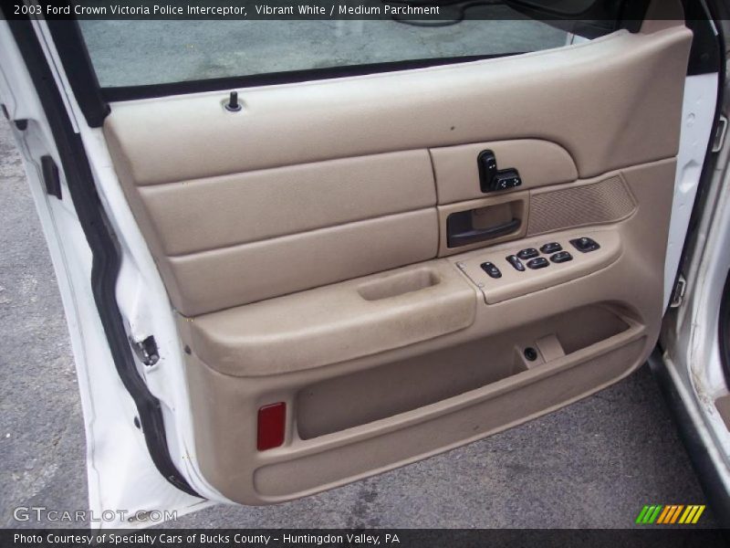 Vibrant White / Medium Parchment 2003 Ford Crown Victoria Police Interceptor