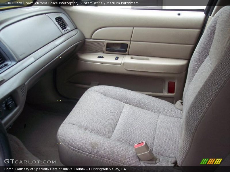 Vibrant White / Medium Parchment 2003 Ford Crown Victoria Police Interceptor