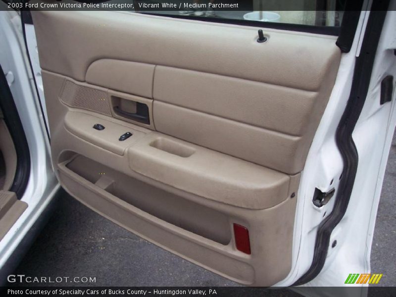 Vibrant White / Medium Parchment 2003 Ford Crown Victoria Police Interceptor