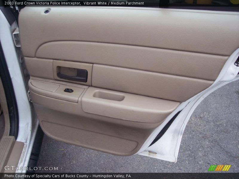 Vibrant White / Medium Parchment 2003 Ford Crown Victoria Police Interceptor
