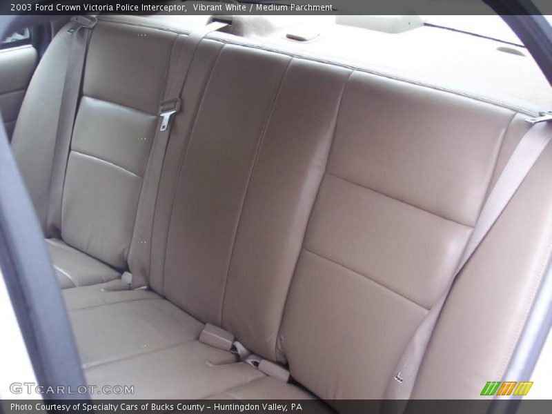 Vibrant White / Medium Parchment 2003 Ford Crown Victoria Police Interceptor