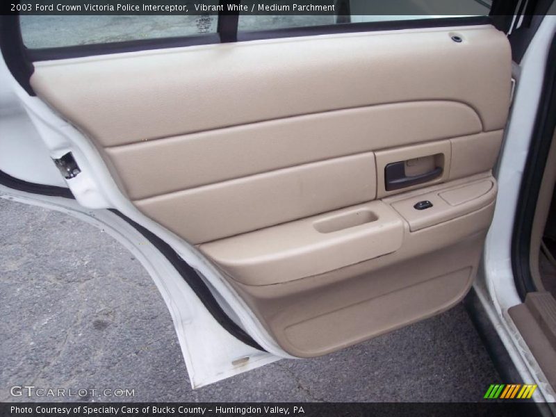 Vibrant White / Medium Parchment 2003 Ford Crown Victoria Police Interceptor