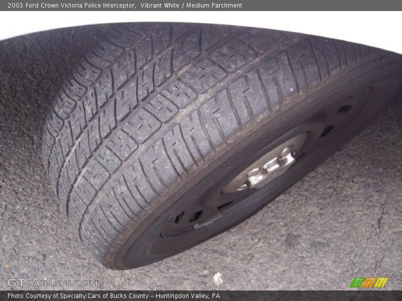Vibrant White / Medium Parchment 2003 Ford Crown Victoria Police Interceptor