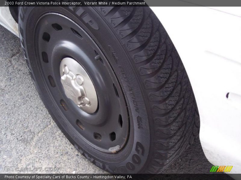 Vibrant White / Medium Parchment 2003 Ford Crown Victoria Police Interceptor