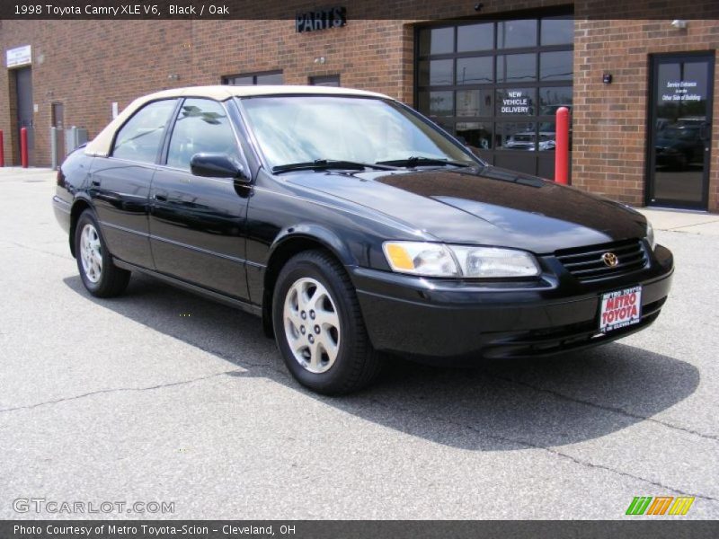 Black / Oak 1998 Toyota Camry XLE V6