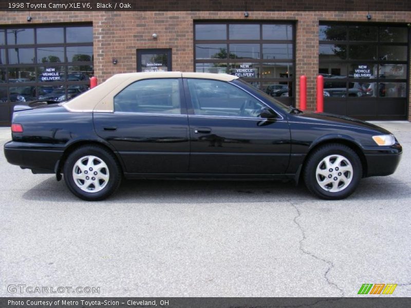 Black / Oak 1998 Toyota Camry XLE V6