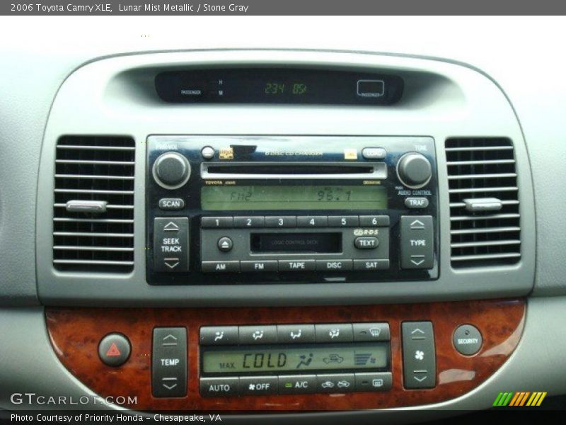 Lunar Mist Metallic / Stone Gray 2006 Toyota Camry XLE