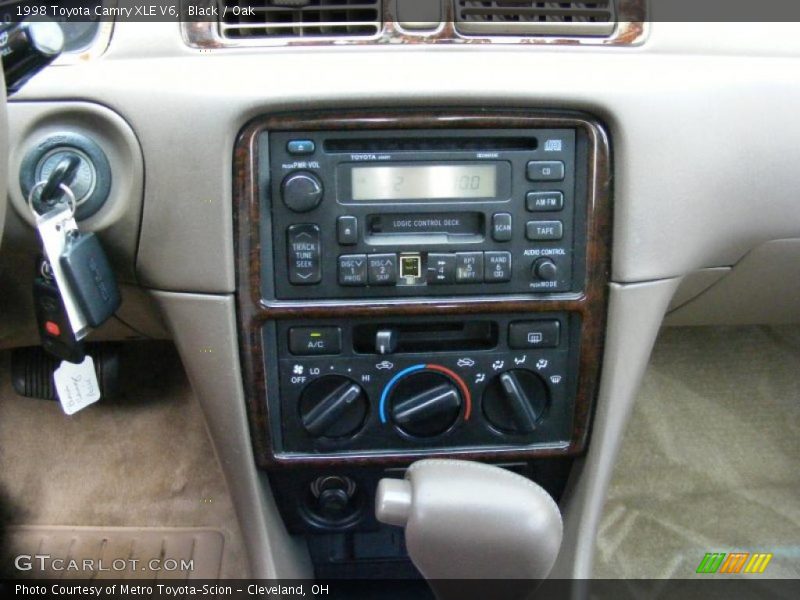 Black / Oak 1998 Toyota Camry XLE V6