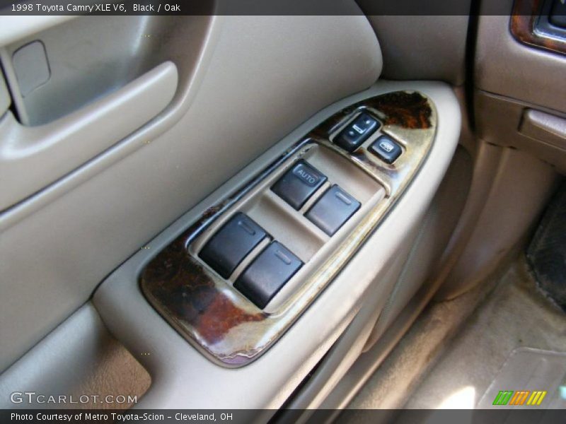 Black / Oak 1998 Toyota Camry XLE V6