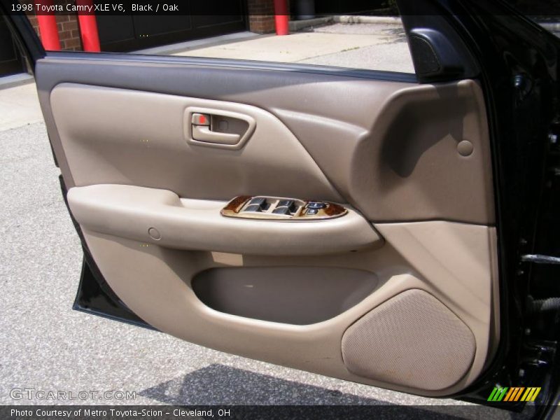 Black / Oak 1998 Toyota Camry XLE V6