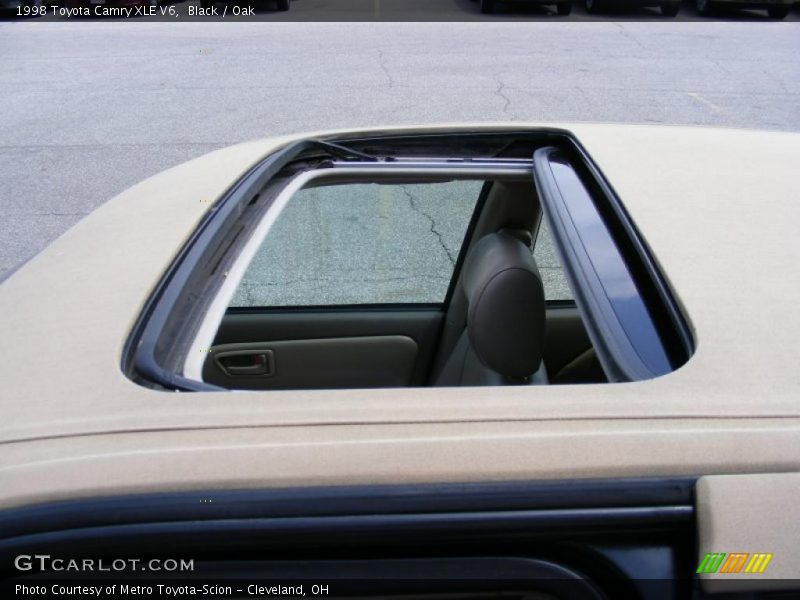 Black / Oak 1998 Toyota Camry XLE V6