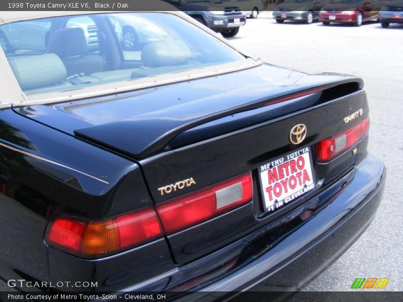 Black / Oak 1998 Toyota Camry XLE V6