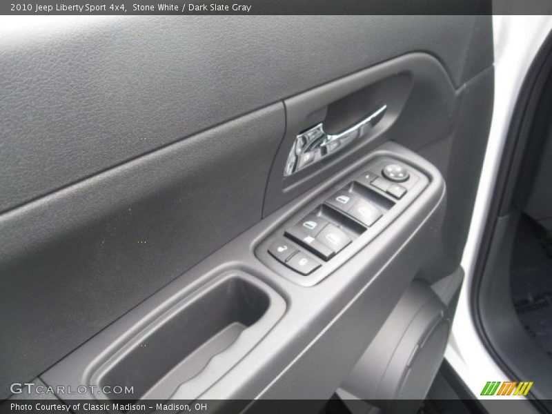 Stone White / Dark Slate Gray 2010 Jeep Liberty Sport 4x4