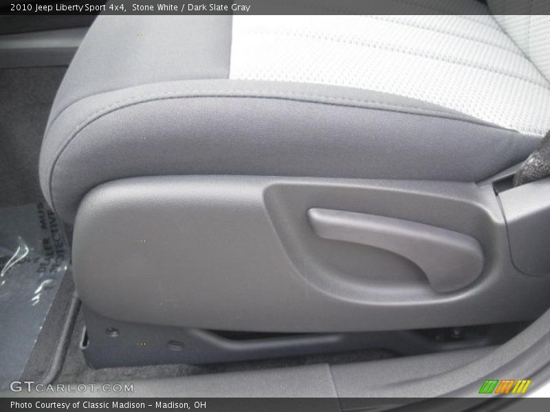 Stone White / Dark Slate Gray 2010 Jeep Liberty Sport 4x4