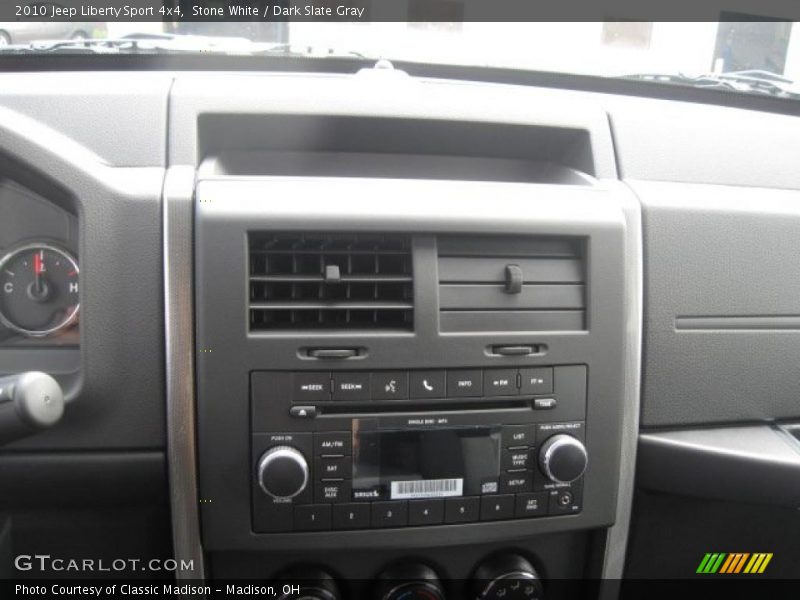 Stone White / Dark Slate Gray 2010 Jeep Liberty Sport 4x4