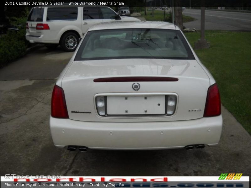 White Diamond / Neutral Shale 2001 Cadillac DeVille DTS Sedan