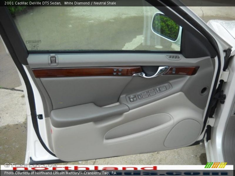 White Diamond / Neutral Shale 2001 Cadillac DeVille DTS Sedan