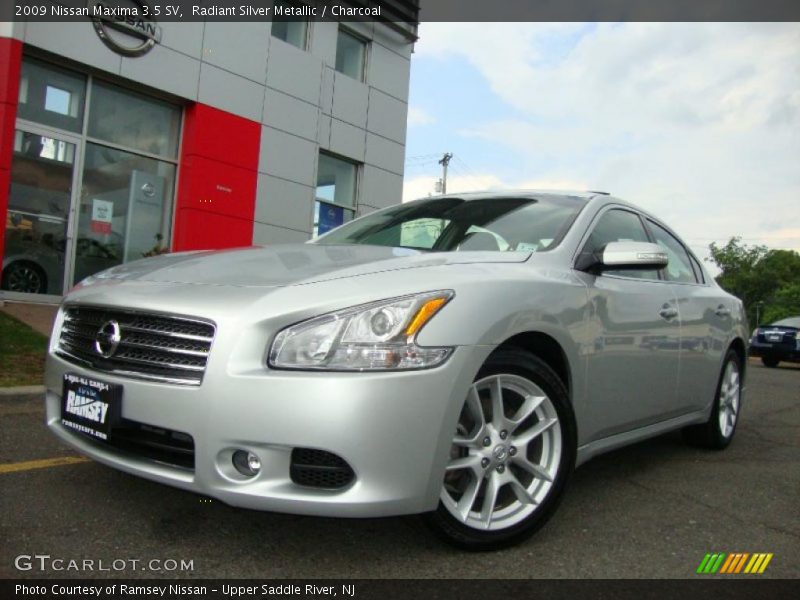 Radiant Silver Metallic / Charcoal 2009 Nissan Maxima 3.5 SV