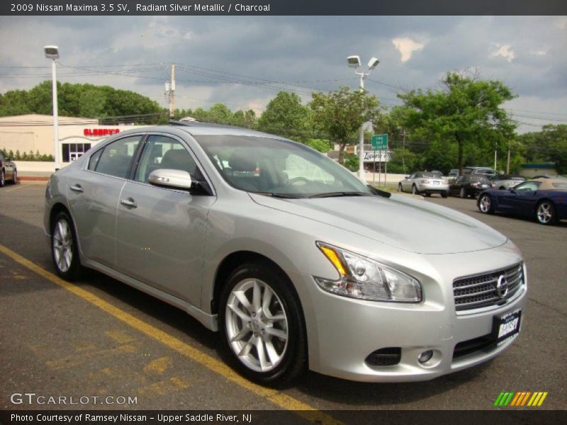 Radiant Silver Metallic / Charcoal 2009 Nissan Maxima 3.5 SV