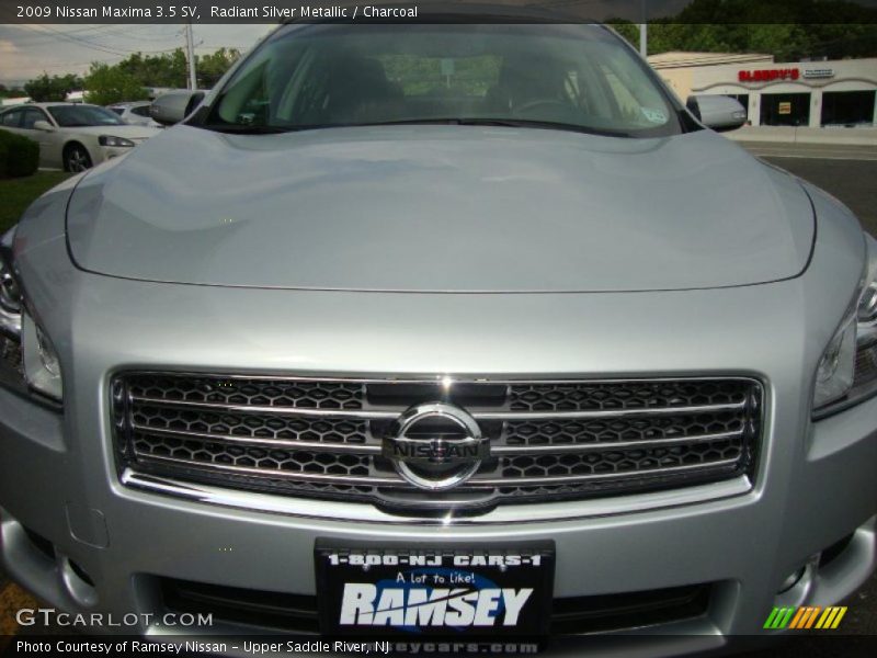 Radiant Silver Metallic / Charcoal 2009 Nissan Maxima 3.5 SV
