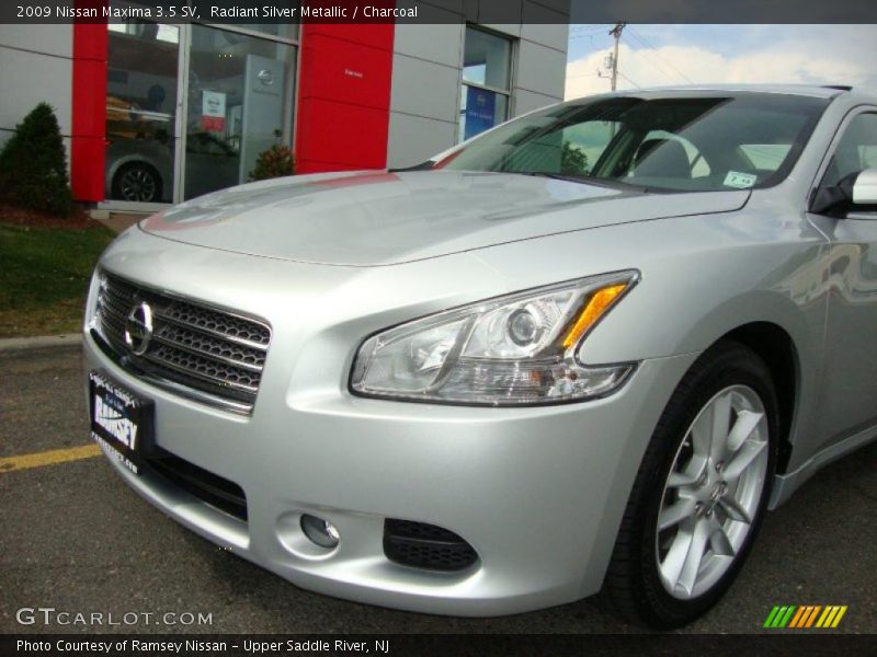 Radiant Silver Metallic / Charcoal 2009 Nissan Maxima 3.5 SV