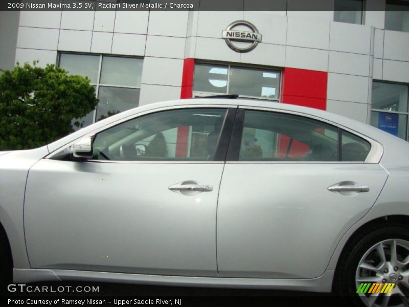 Radiant Silver Metallic / Charcoal 2009 Nissan Maxima 3.5 SV