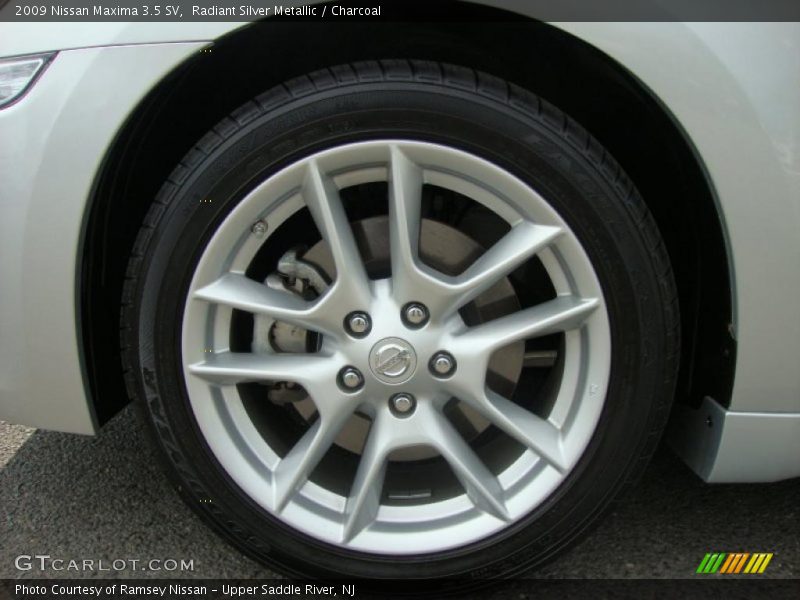 Radiant Silver Metallic / Charcoal 2009 Nissan Maxima 3.5 SV