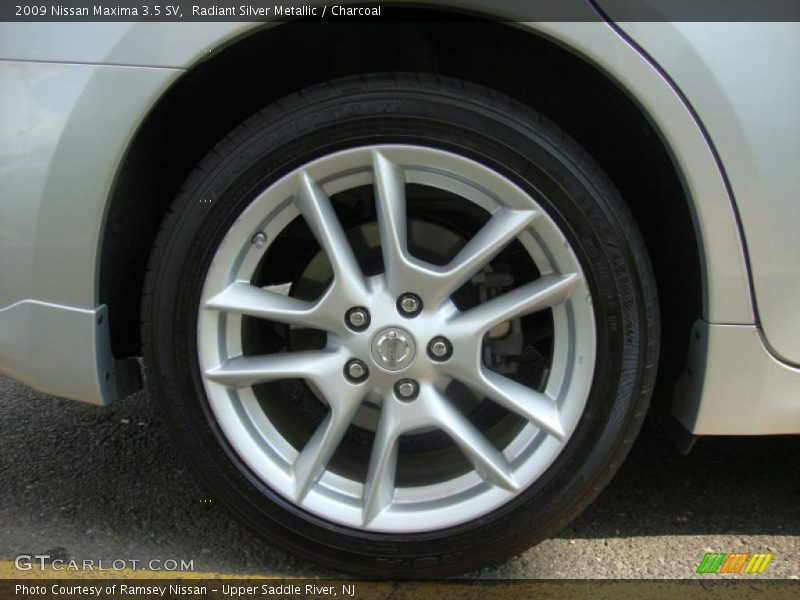 Radiant Silver Metallic / Charcoal 2009 Nissan Maxima 3.5 SV