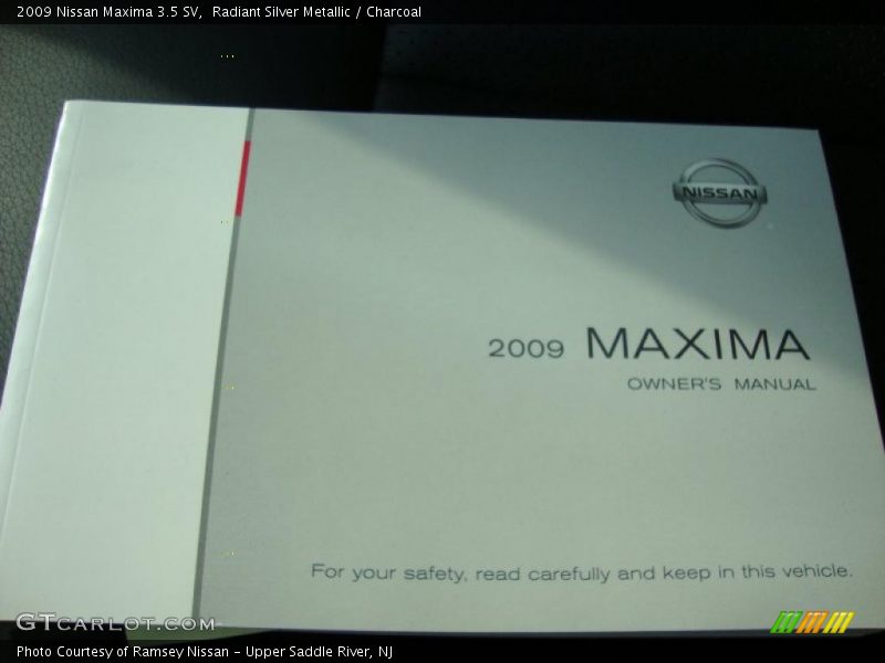 Radiant Silver Metallic / Charcoal 2009 Nissan Maxima 3.5 SV
