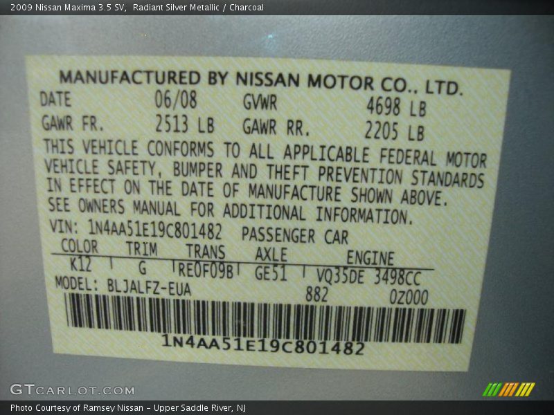Radiant Silver Metallic / Charcoal 2009 Nissan Maxima 3.5 SV