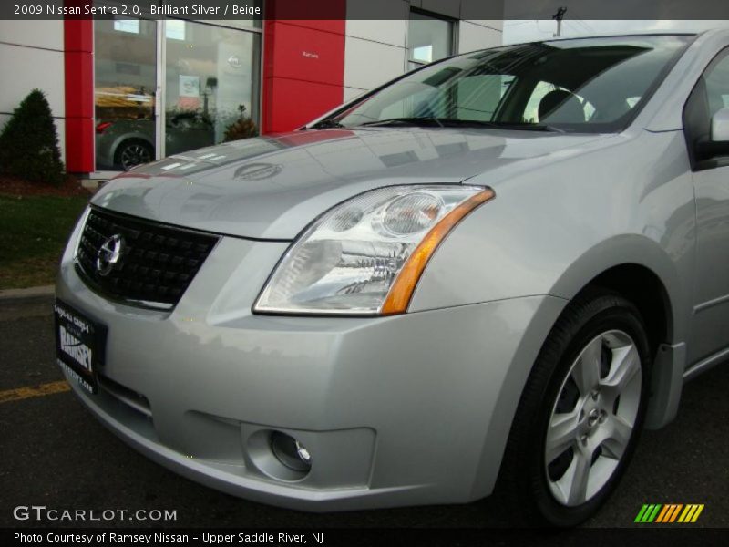 Brilliant Silver / Beige 2009 Nissan Sentra 2.0