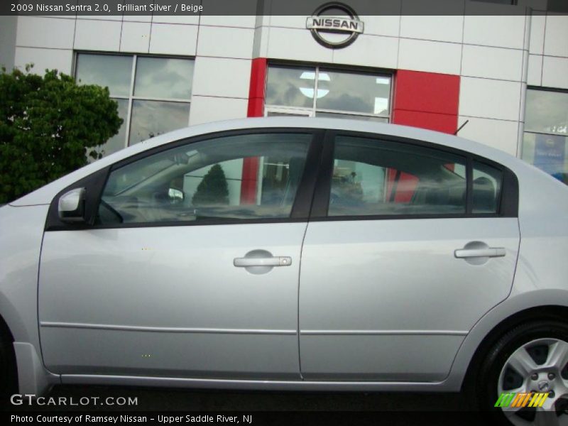 Brilliant Silver / Beige 2009 Nissan Sentra 2.0