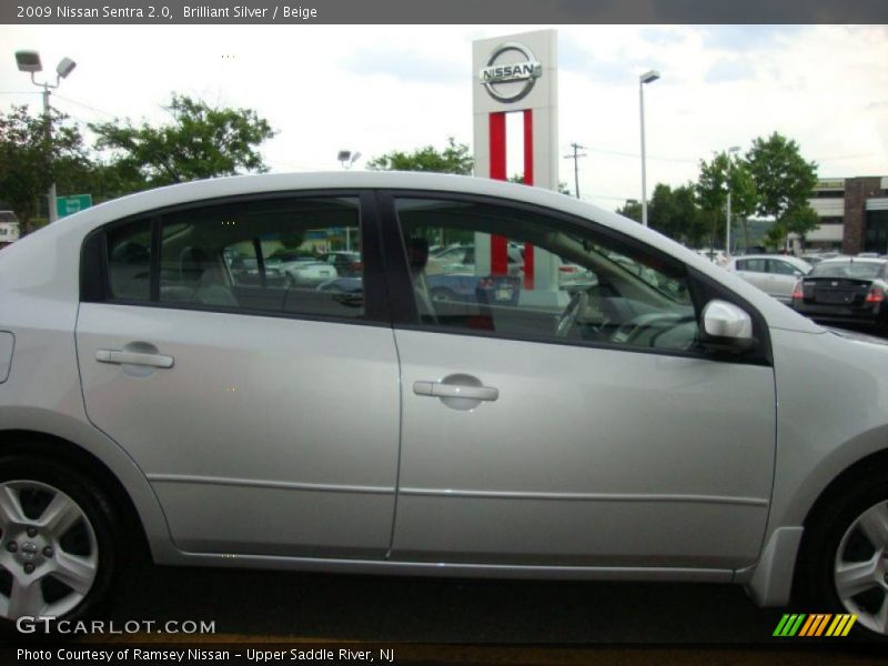Brilliant Silver / Beige 2009 Nissan Sentra 2.0