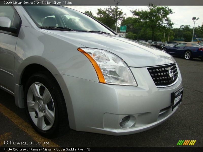 Brilliant Silver / Beige 2009 Nissan Sentra 2.0