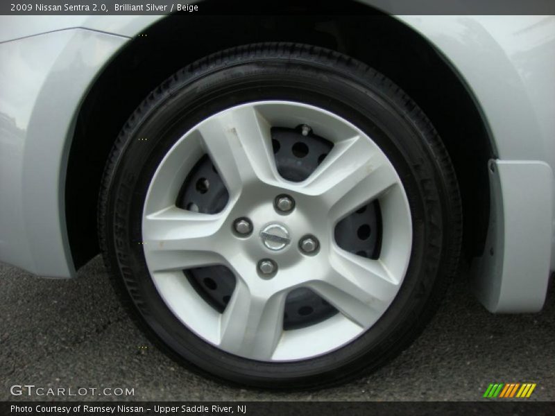 Brilliant Silver / Beige 2009 Nissan Sentra 2.0
